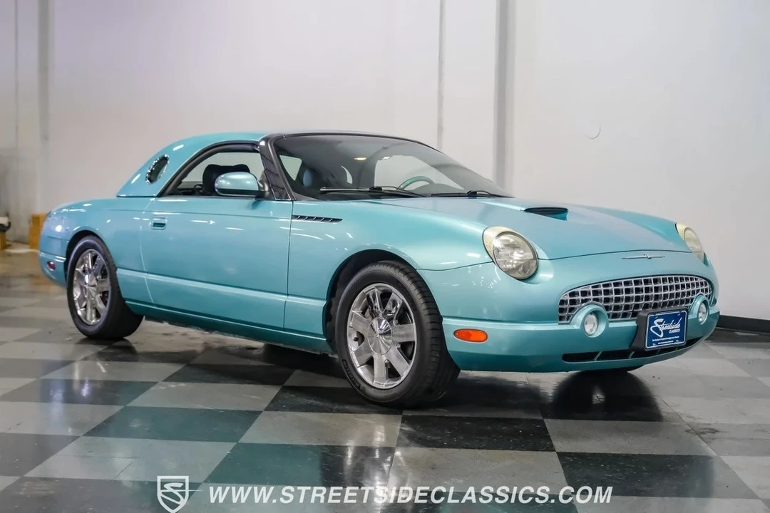2002 Ford Thunderbird 10th Gen - Image 18 of 21
