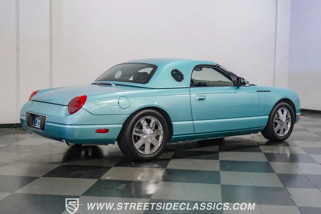 2002 Ford Thunderbird 10th Gen - Image 15 of 21