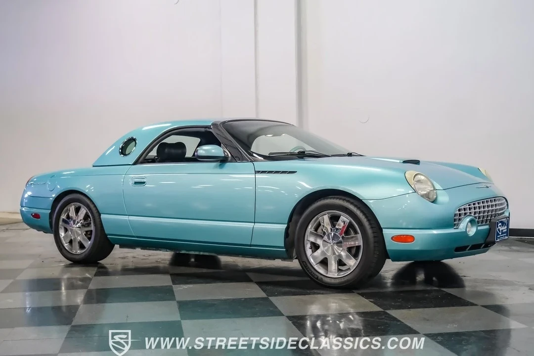 2002 Ford Thunderbird 10th Gen - Image 17 of 21