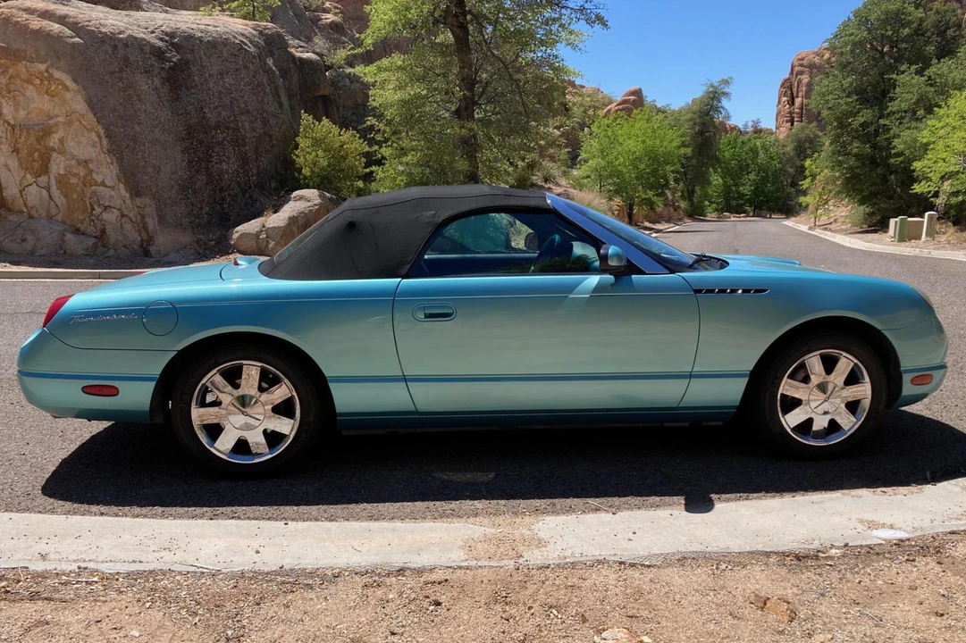 2002 Ford Thunderbird 11th Gen - Image 3 of 29