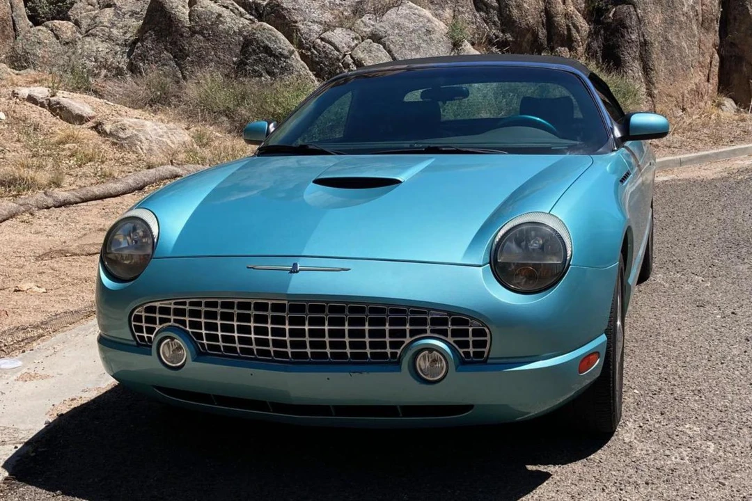 2002 Ford Thunderbird 11th Gen - Image 2 of 29