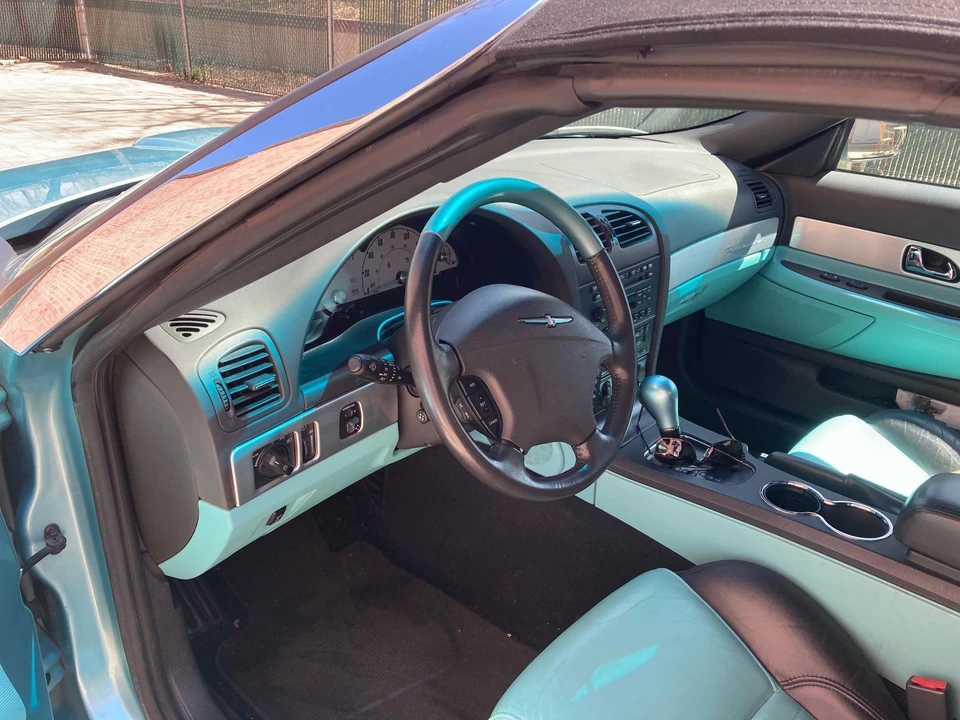 2002 Ford Thunderbird 11th Gen - Image 28 of 29