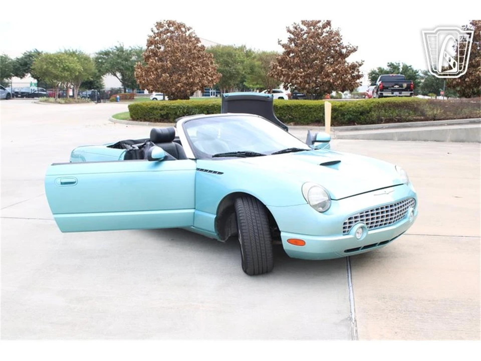 2002 Ford Thunderbird 11th Gen - Image 26 of 31