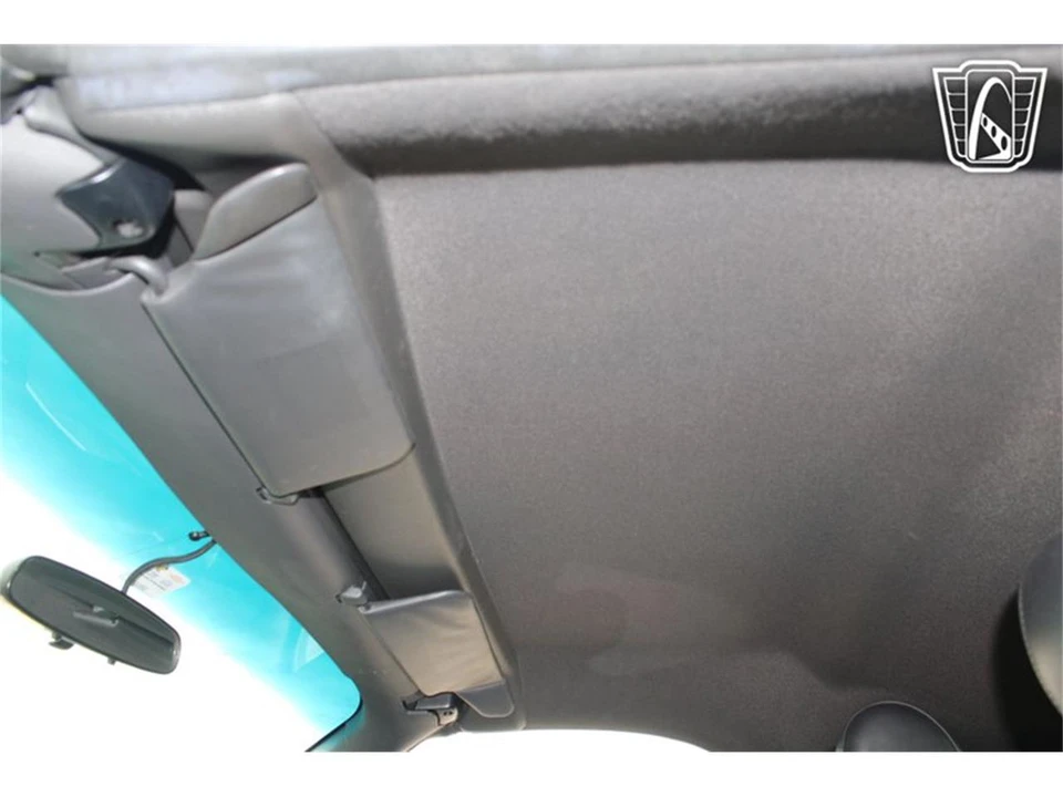 2002 Ford Thunderbird 11th Gen - Image 3 of 31