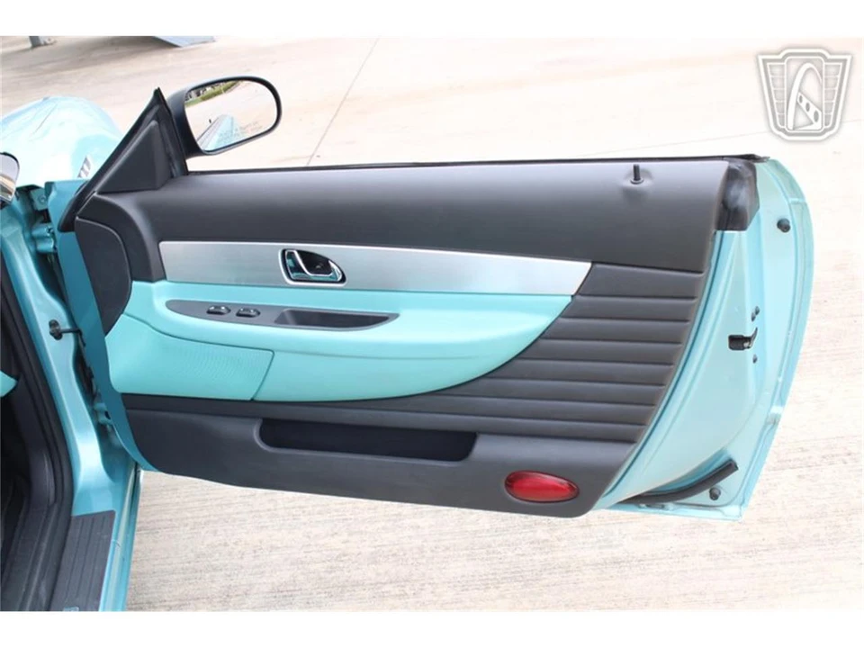 2002 Ford Thunderbird 11th Gen - Image 18 of 31
