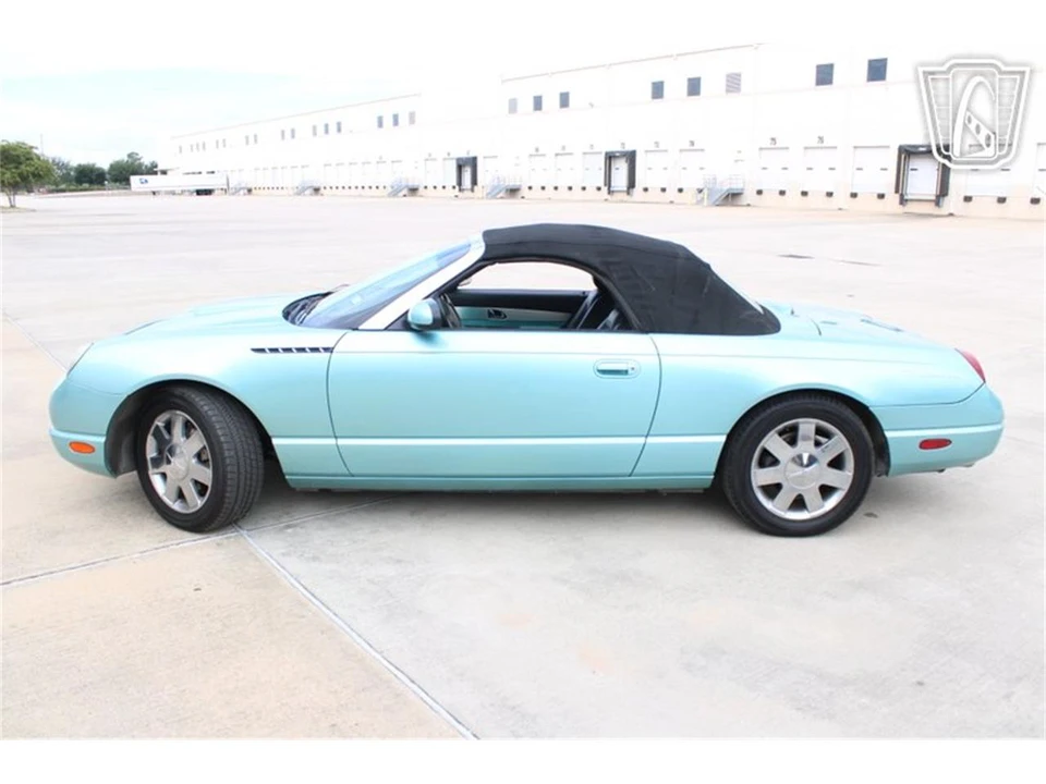 2002 Ford Thunderbird 11th Gen - Image 28 of 31