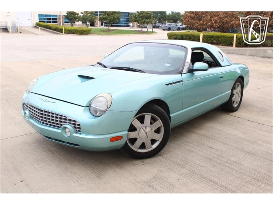 2002 Ford Thunderbird 11th Gen - Image 13 of 31