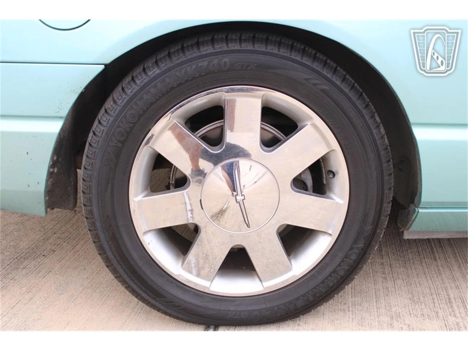 2002 Ford Thunderbird 11th Gen - Image 9 of 31