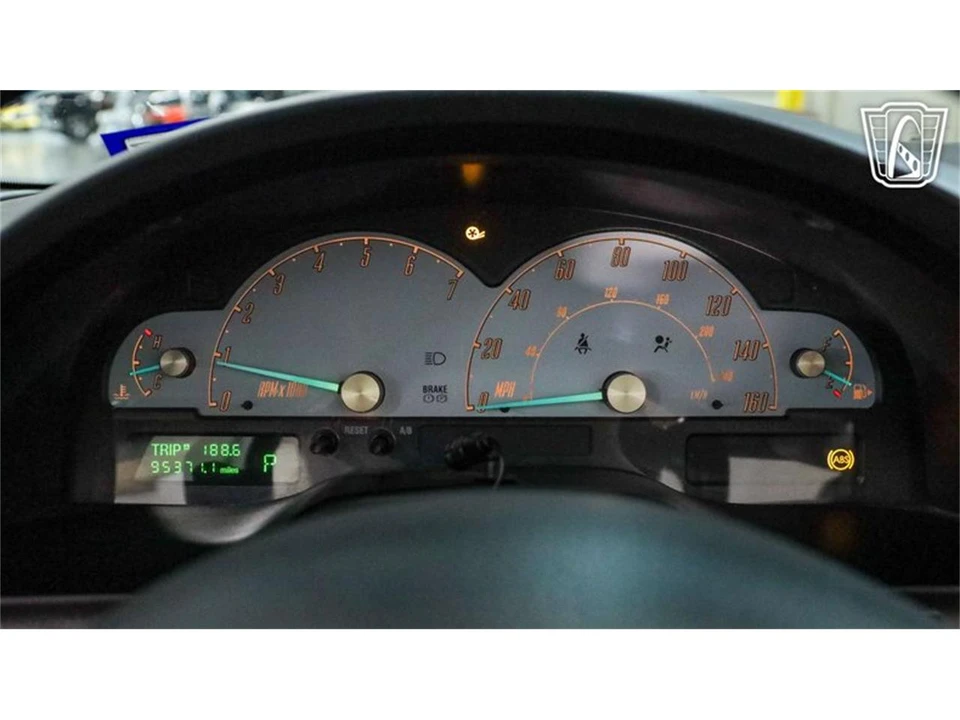 2002 Ford Thunderbird 11th Gen - Image 16 of 31