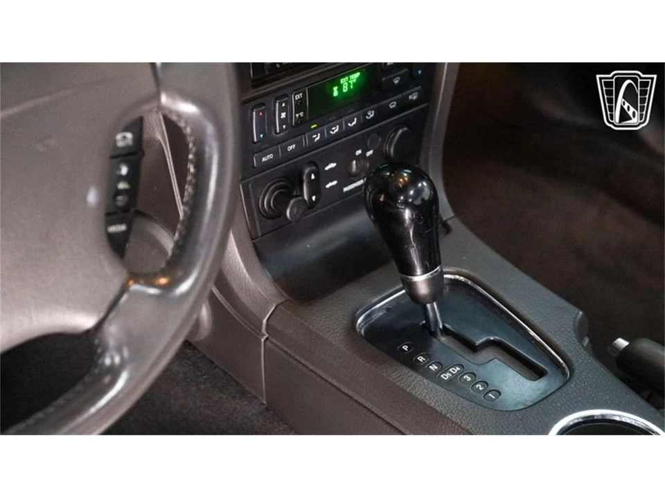 2002 Ford Thunderbird 11th Gen - Image 15 of 31