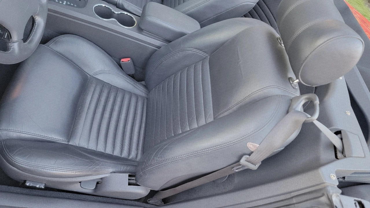 2002 Ford Thunderbird 11th Gen - Image 18 of 21