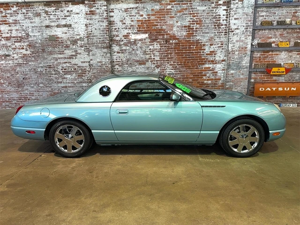 2002 Ford Thunderbird 11th Gen - Image 2 of 31