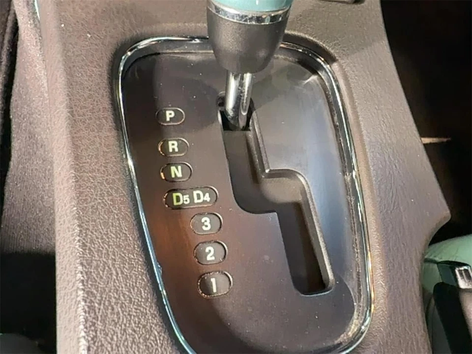 2002 Ford Thunderbird 11th Gen - Image 27 of 31