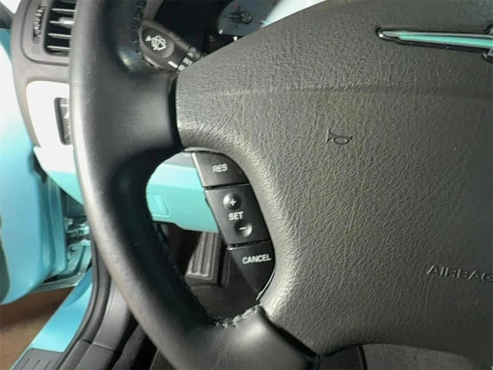 2002 Ford Thunderbird 11th Gen - Image 17 of 31