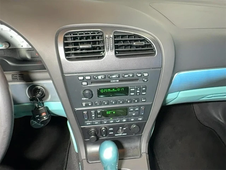 2002 Ford Thunderbird 11th Gen - Image 23 of 31