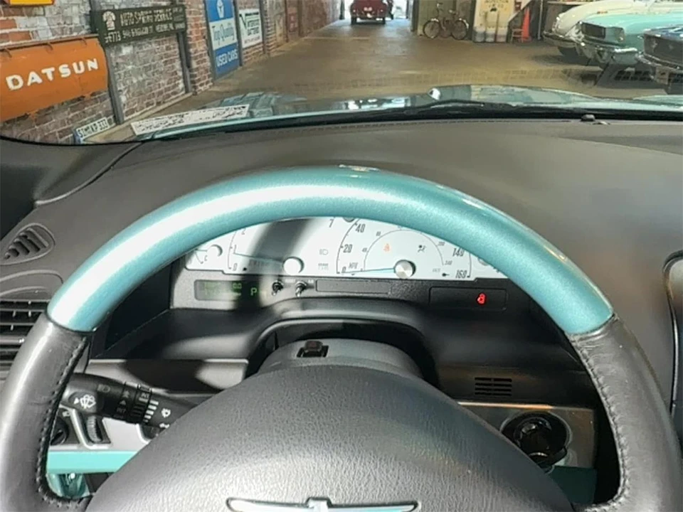 2002 Ford Thunderbird 11th Gen - Image 18 of 31