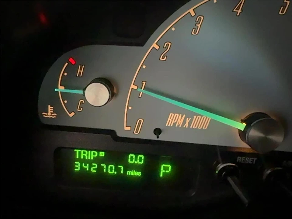 2002 Ford Thunderbird 11th Gen - Image 13 of 31