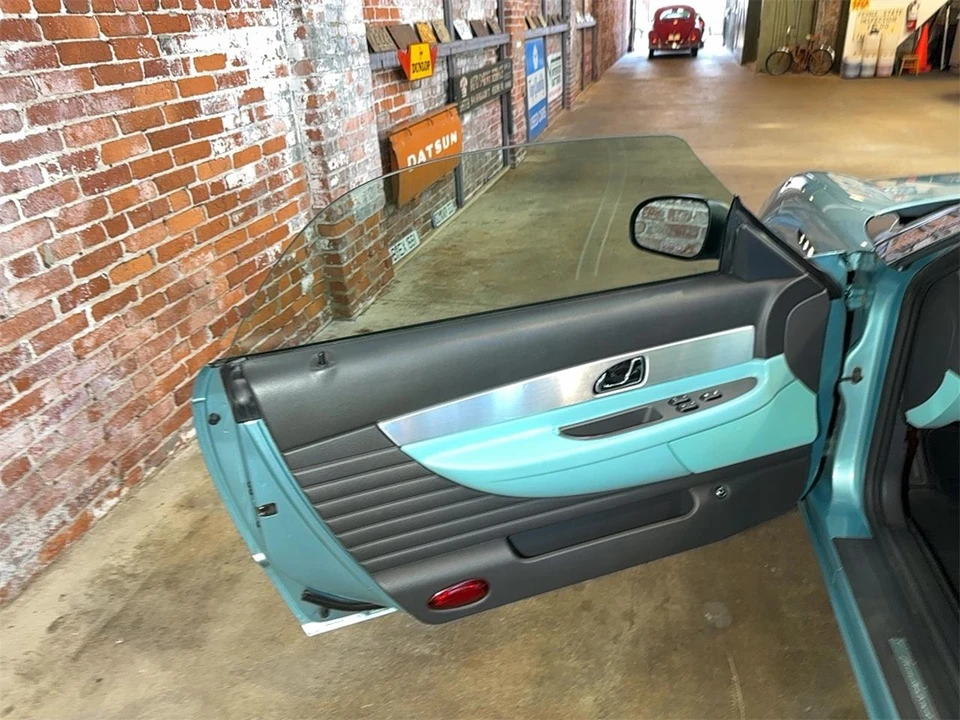 2002 Ford Thunderbird 11th Gen - Image 9 of 31