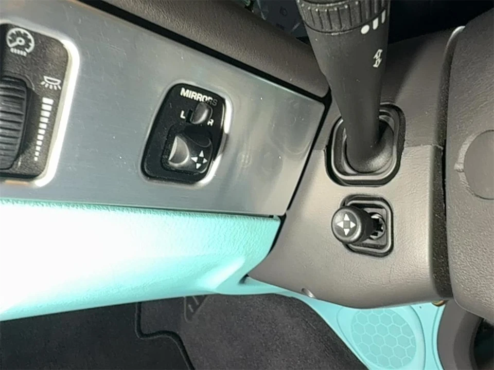 2002 Ford Thunderbird 11th Gen - Image 20 of 31