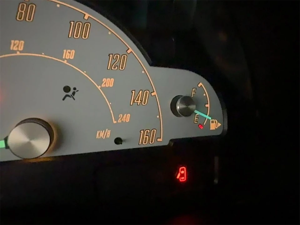2002 Ford Thunderbird 11th Gen - Image 15 of 31