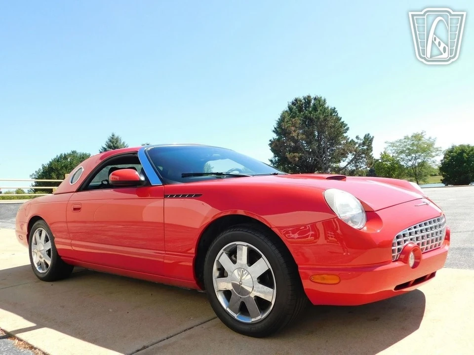 2002 Ford Thunderbird 10th Gen - Image 16 of 21