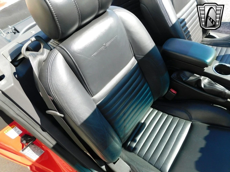 2002 Ford Thunderbird 10th Gen - Image 16 of 21