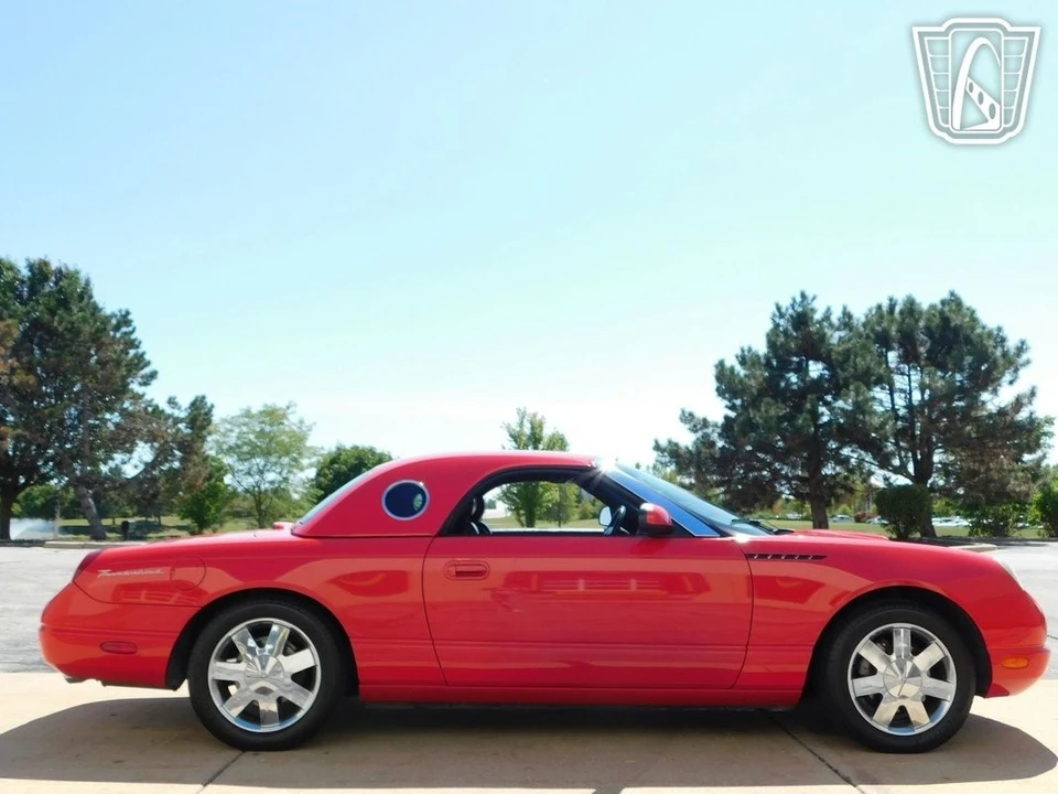 2002 Ford Thunderbird 10th Gen - Image 17 of 21