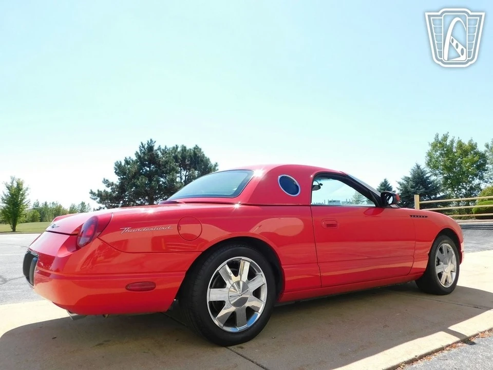 2002 Ford Thunderbird 10th Gen - Image 18 of 21