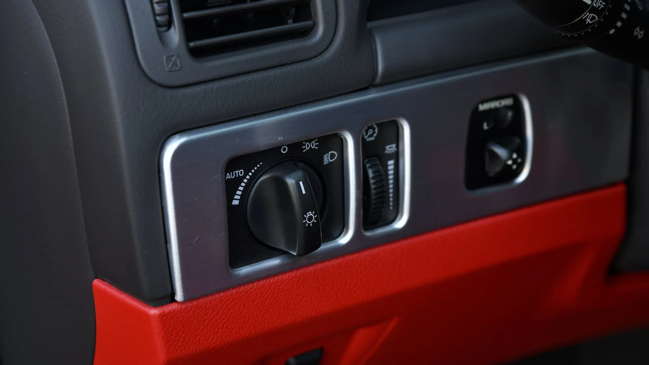 2002 Ford Thunderbird 11th Gen - Image 11 of 31