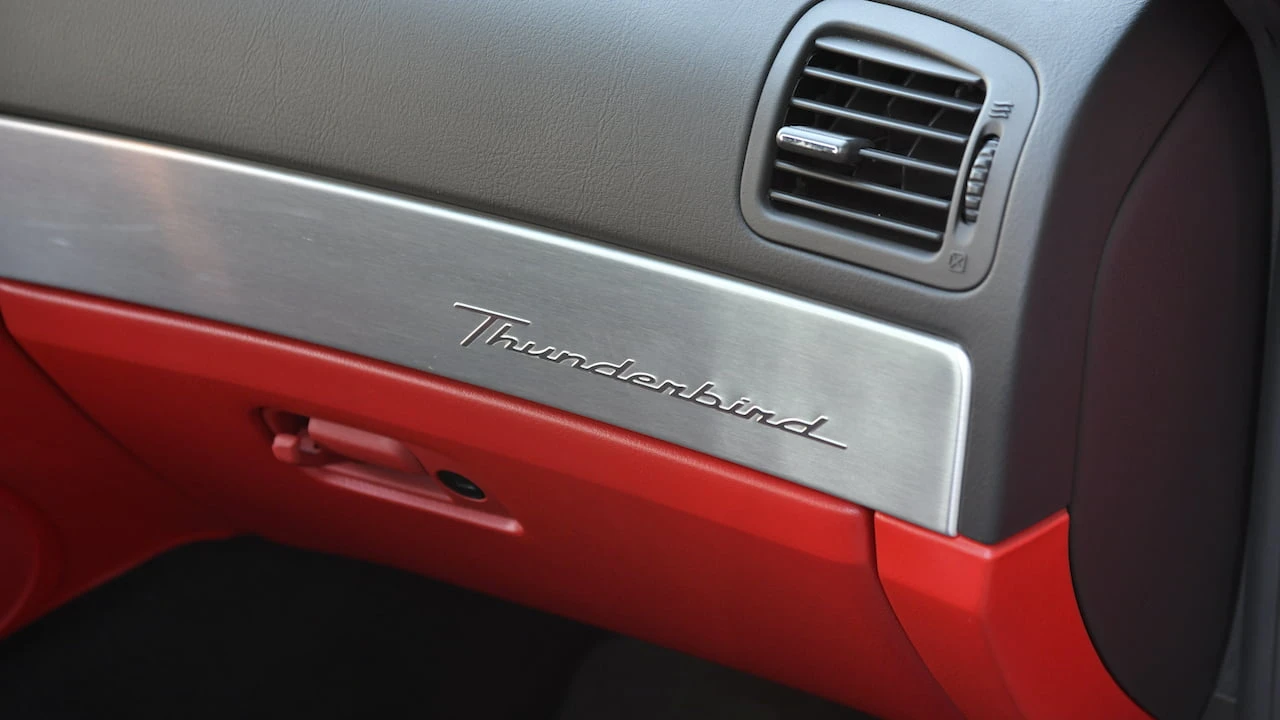 2002 Ford Thunderbird 11th Gen - Image 13 of 31