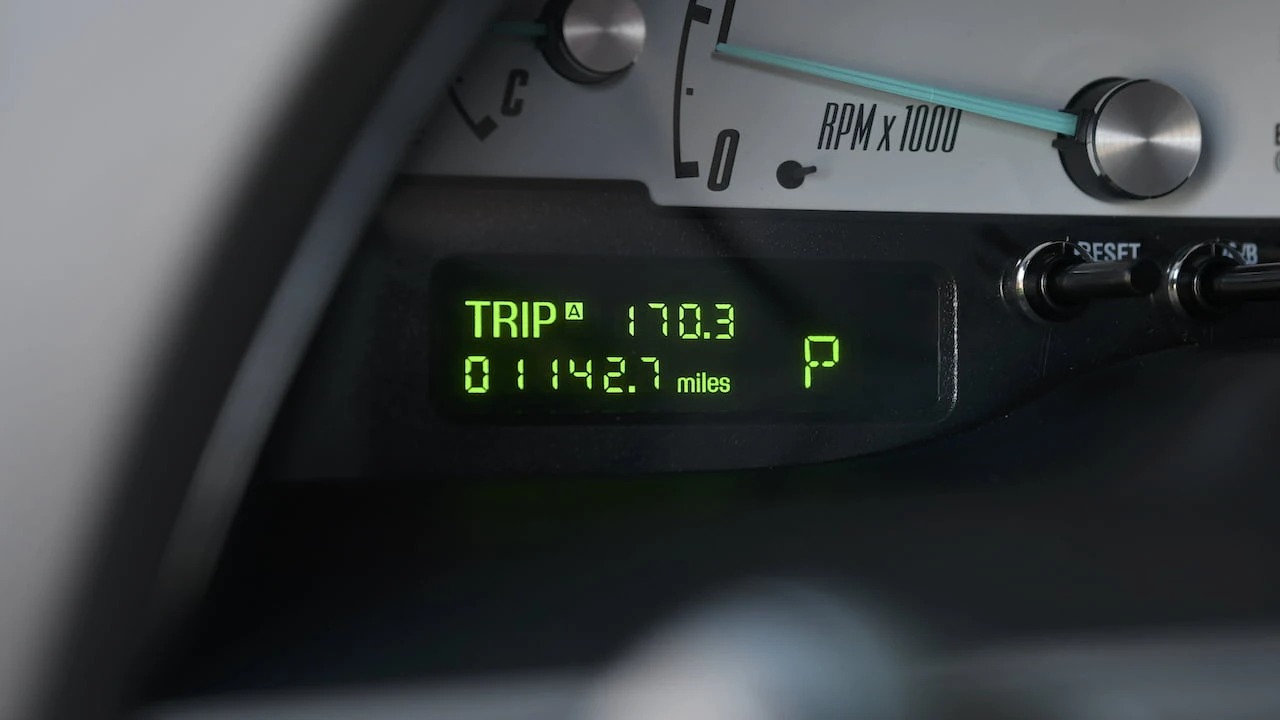 2002 Ford Thunderbird 11th Gen - Image 19 of 31