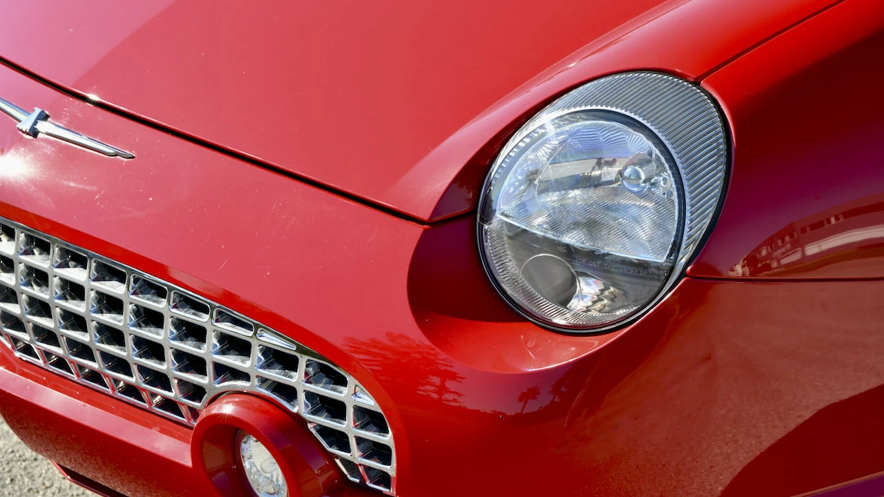 2002 Ford Thunderbird 11th Gen - Image 27 of 31