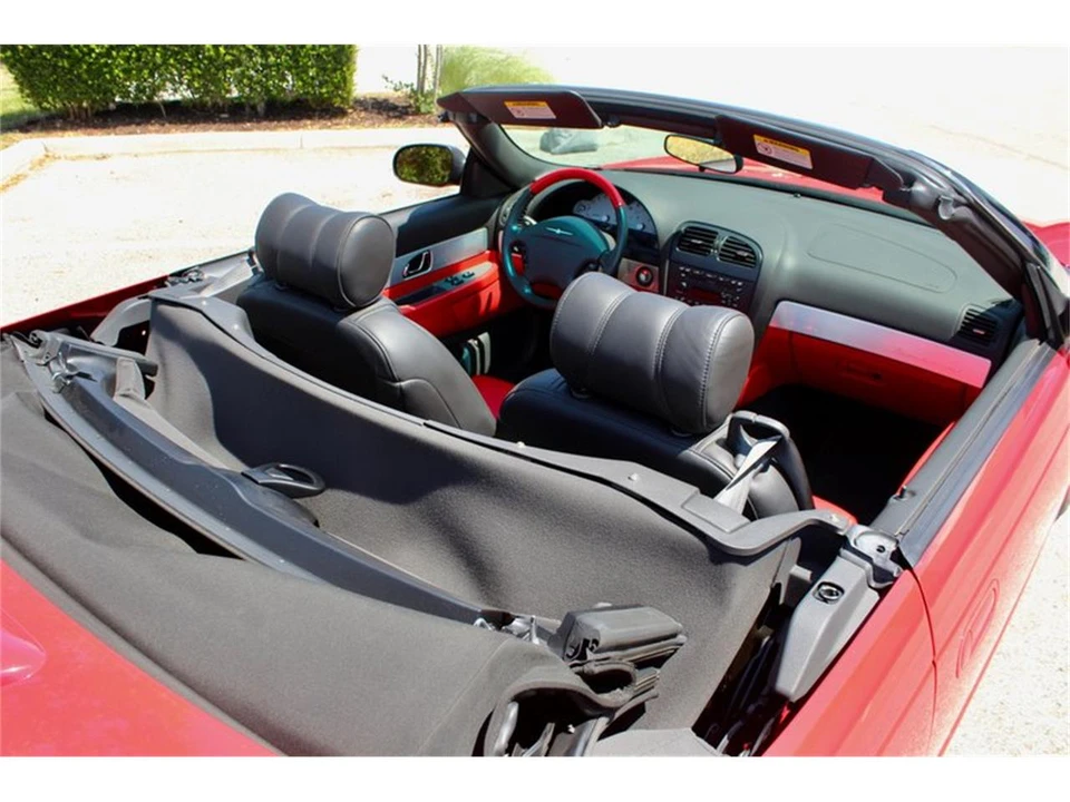 2002 Ford Thunderbird 11th Gen - Image 26 of 31