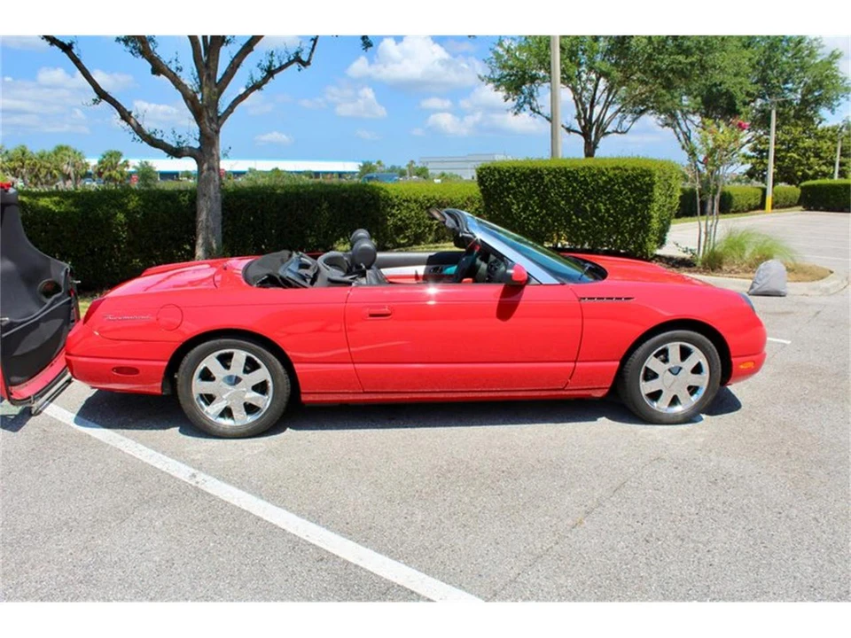 2002 Ford Thunderbird 11th Gen - Image 18 of 31