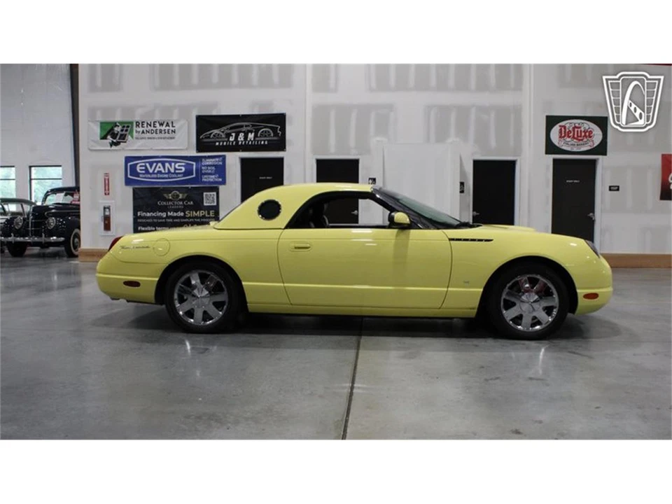 2002 Ford Thunderbird 11th Gen - Image 25 of 31
