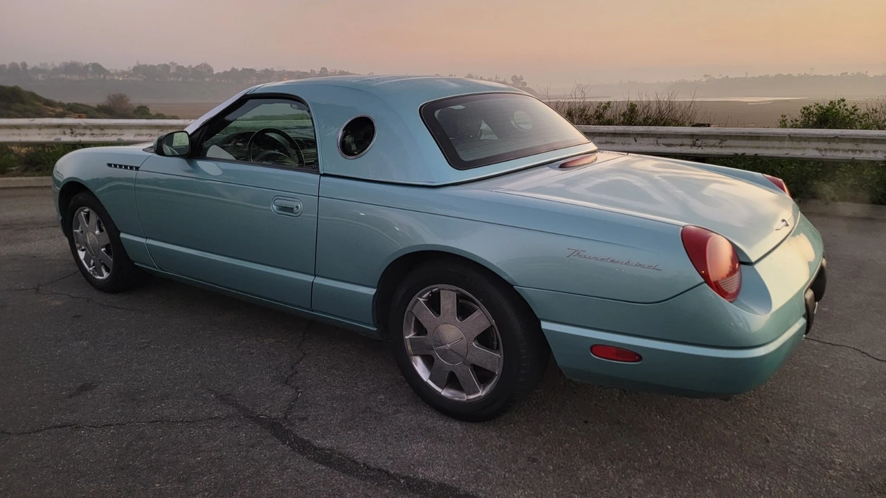 2002 Ford Thunderbird 11th Gen - Image 11 of 21