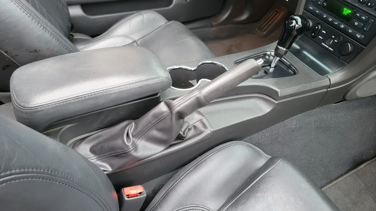 2002 Ford Thunderbird 11th Gen - Image 19 of 21