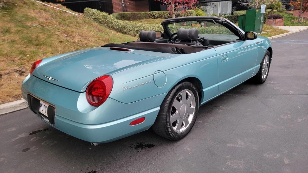 2002 Ford Thunderbird 11th Gen - Image 9 of 21