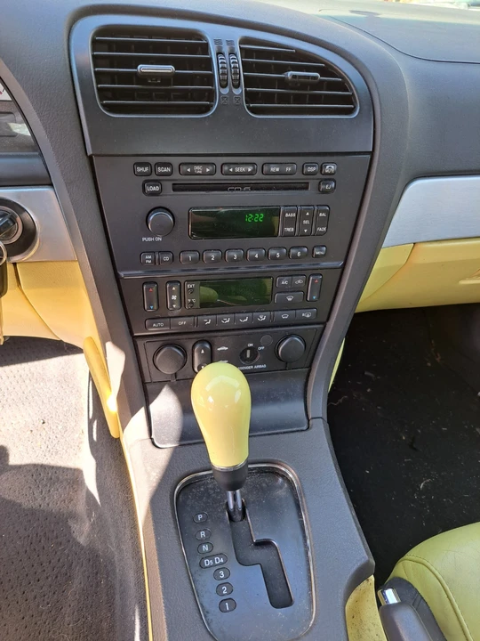2002 Ford Thunderbird 10th Gen - Image 11 of 12