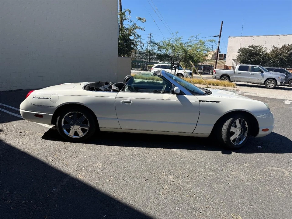 2002 Ford Thunderbird 11th Gen - Image 9 of 21