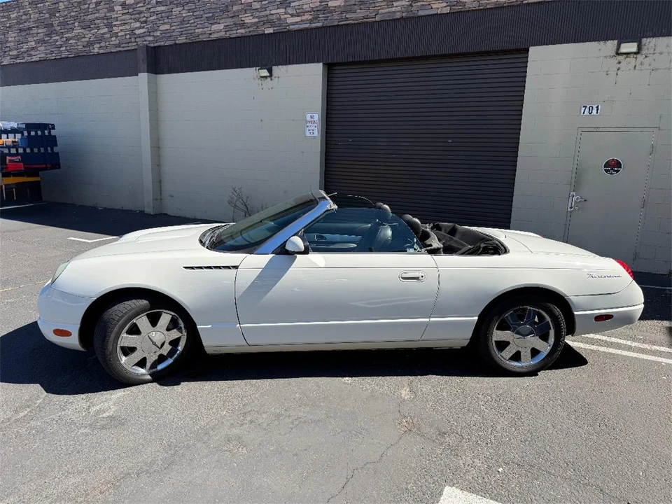 2002 Ford Thunderbird 11th Gen - Image 3 of 21
