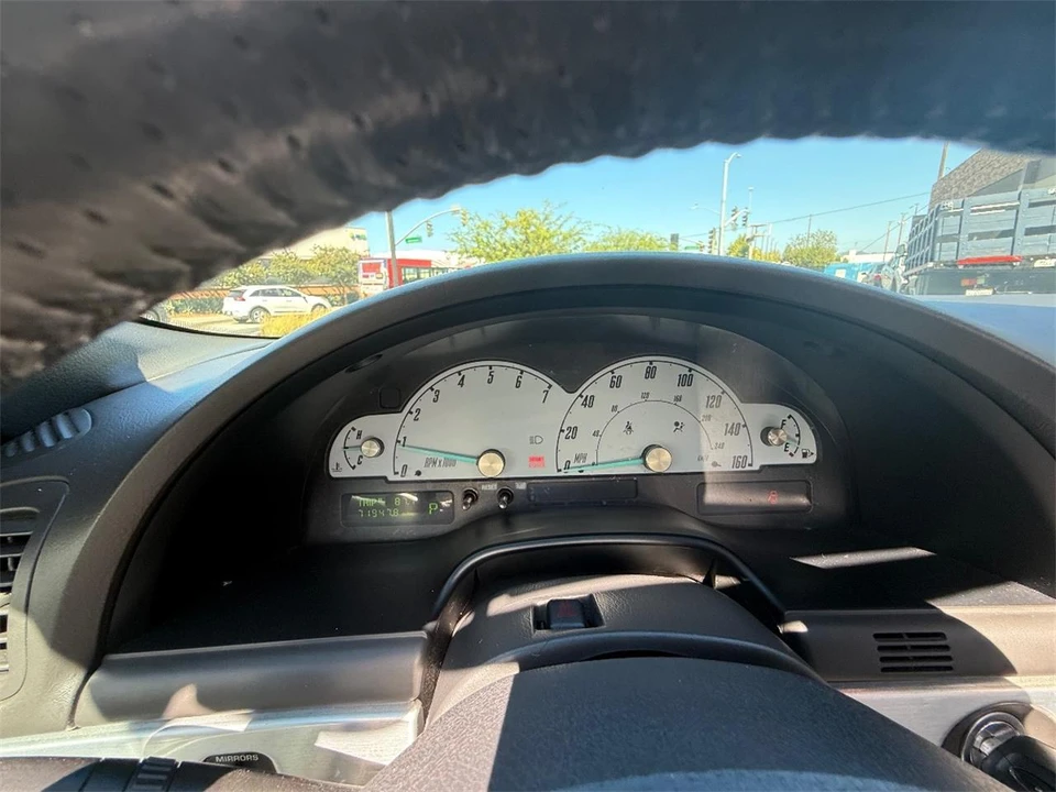 2002 Ford Thunderbird 11th Gen - Image 18 of 21