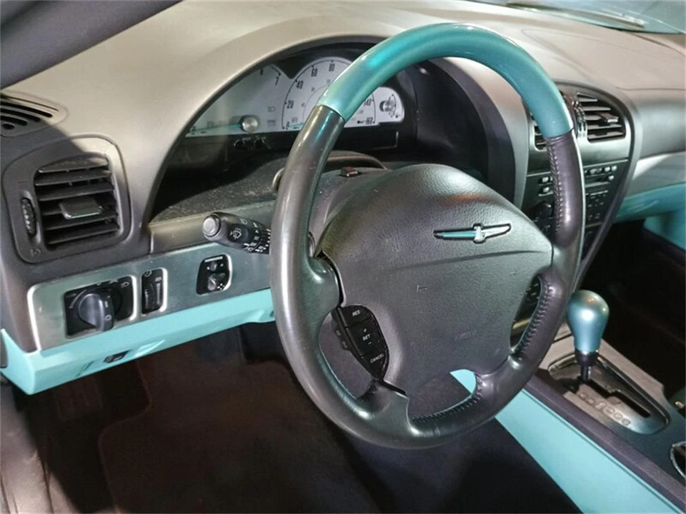 2002 Ford Thunderbird 11th Gen - Image 23 of 31