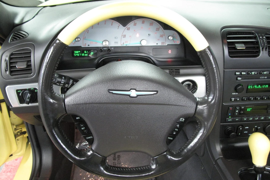 2002 Ford Thunderbird 11th Gen - Image 5 of 8