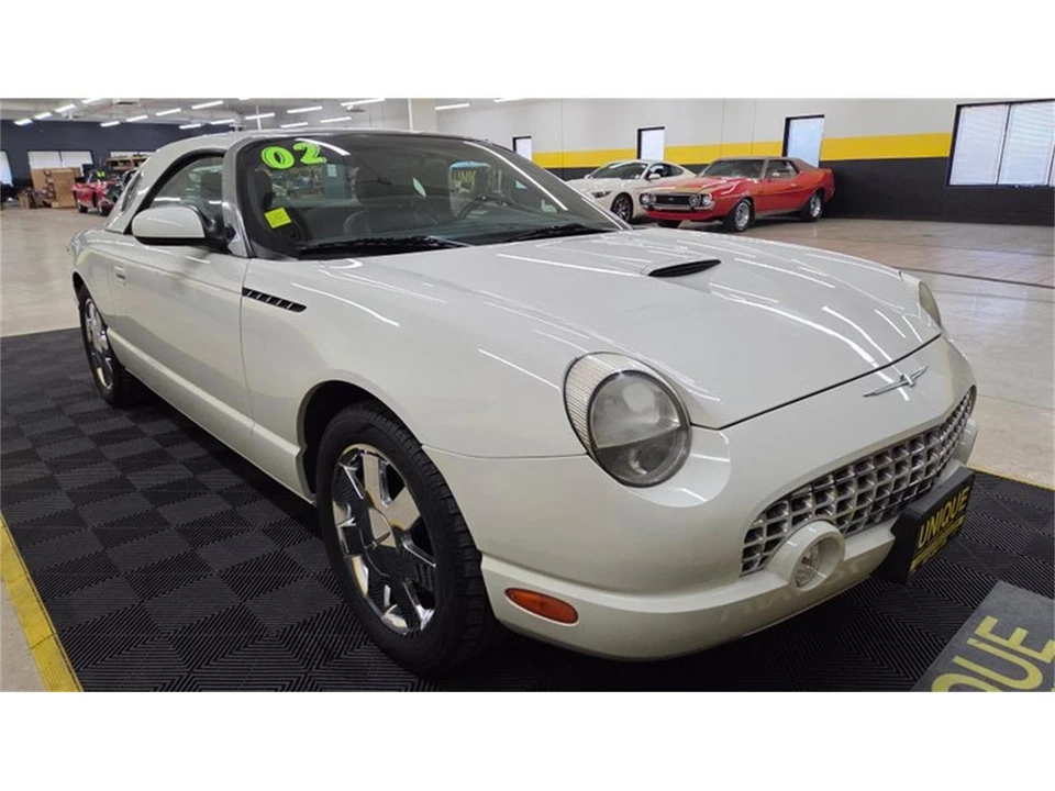 2002 Ford Thunderbird 11th Gen - Image 21 of 31