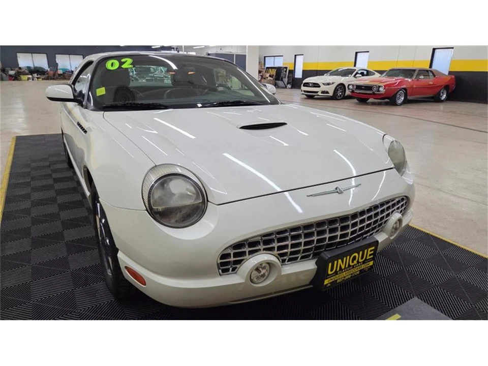 2002 Ford Thunderbird 11th Gen - Image 27 of 31