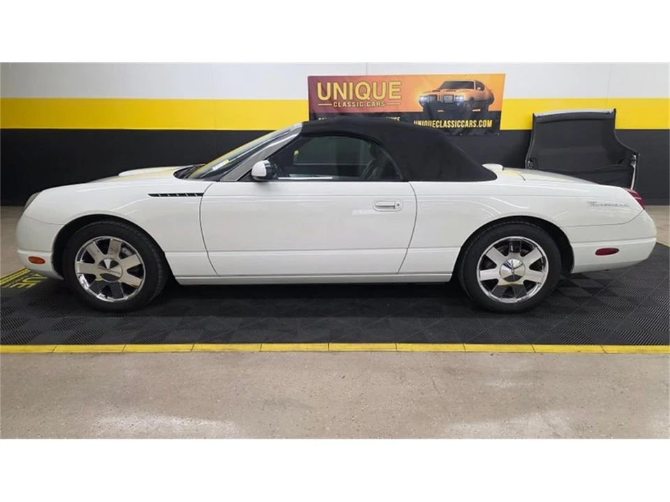 2002 Ford Thunderbird 11th Gen - Image 18 of 31