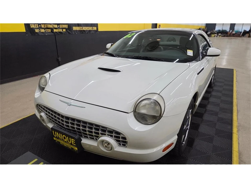 2002 Ford Thunderbird 11th Gen - Image 28 of 31