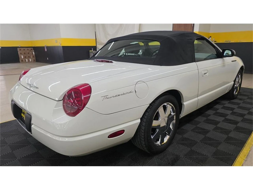 2002 Ford Thunderbird 11th Gen - Image 15 of 31