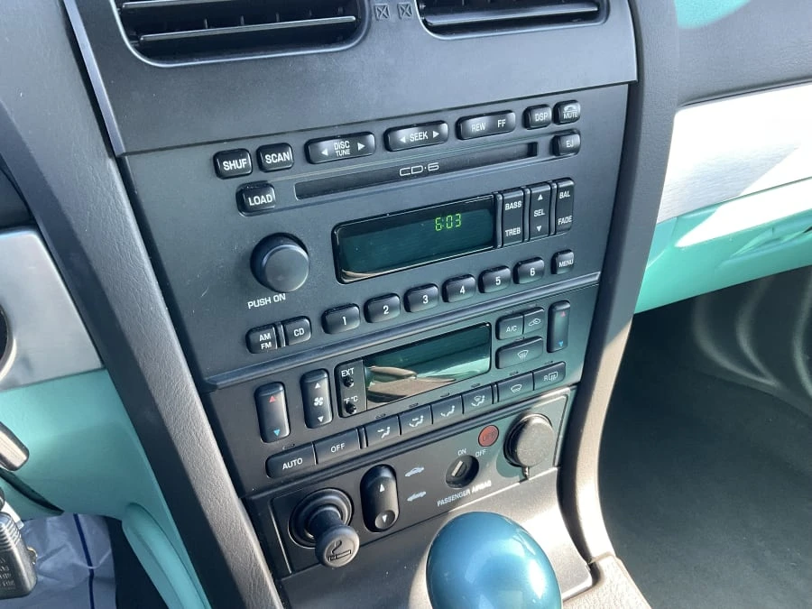 2002 Ford Thunderbird 11th Gen - Image 6 of 12